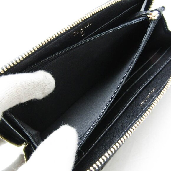 CHANEL Black Lambskin Leather Wallet - Picture 4 of 16